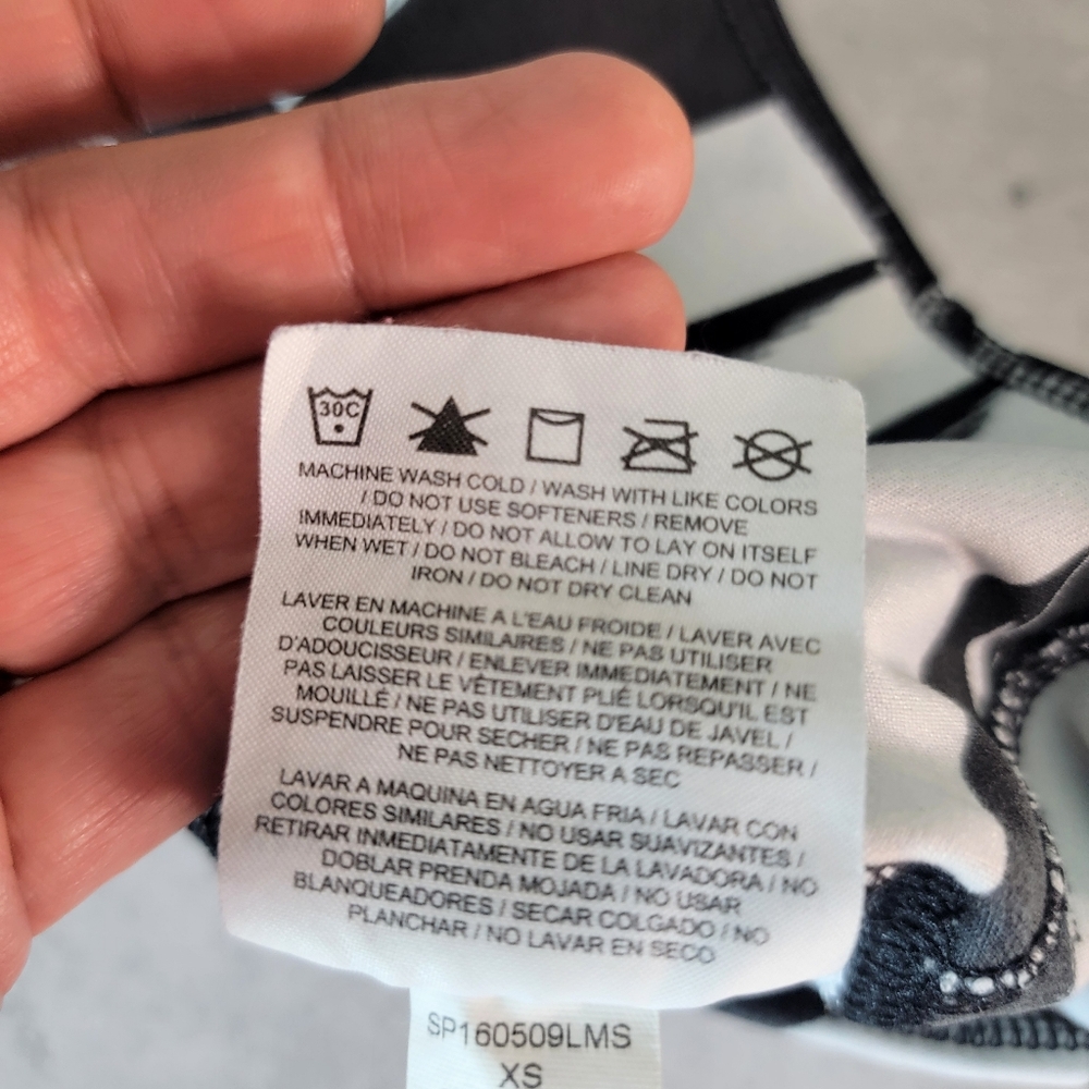 Nike Womens XS Dri-Fit One Legend Black Gray Geomet Print Compression Leggings - Picture 9 of 11